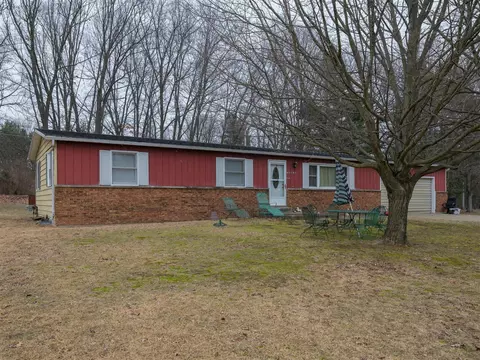 42592 Evergreen Park, Decatur, MI 49045