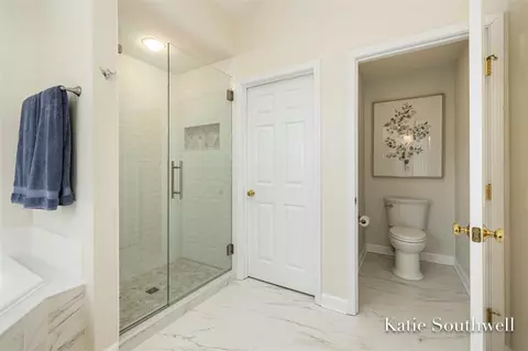 Bath - 4636 Oakwright, Ada, MI 49301 photo 3 of 6