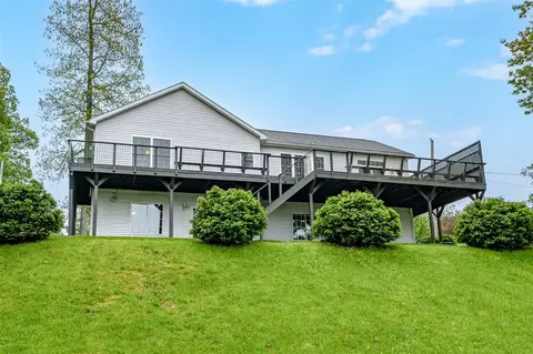 10646 Stoney Pt, Delton, MI 49046