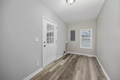 Entry Way - 510 E Gilson, Edmore, MI 48829 photo 7 of 10