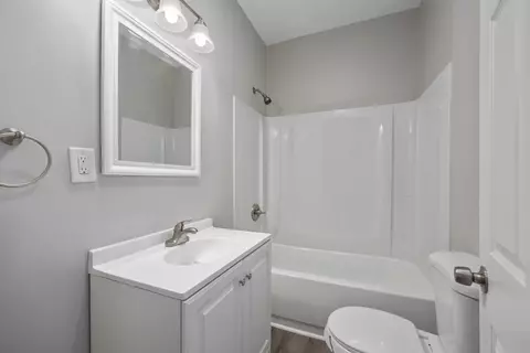 Bath - 510 E Gilson, Edmore, MI 48829 photo 1 of 1