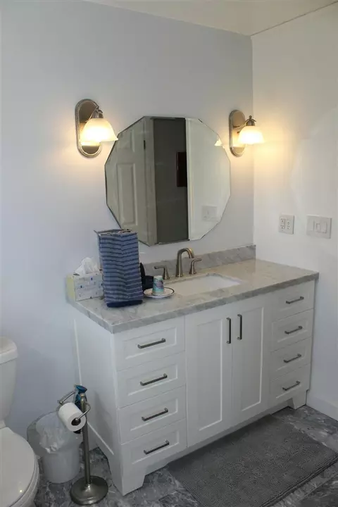 Bath - 85 W Willis, Saline, MI 48176 photo 5 of 7