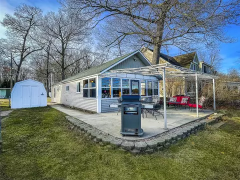 2041 Archwood, Wayland, MI 49348