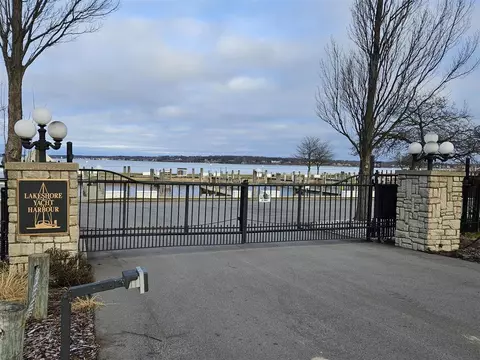 1200 Lakeshore #51, Muskegon, MI 49441