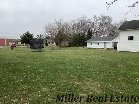 Exterior - 224 N Catherine, Ithaca, MI 48847 photo 6 of 10