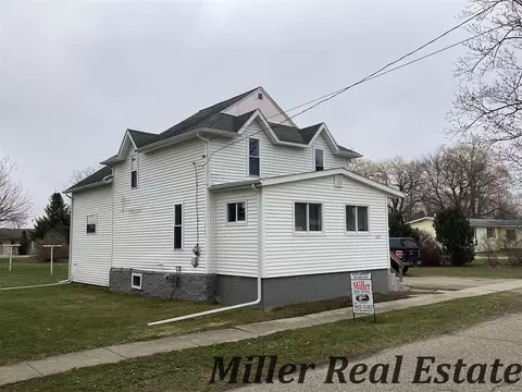 Exterior - 224 N Catherine, Ithaca, MI 48847 photo 1 of 10