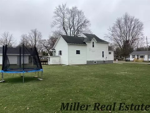 Exterior - 224 N Catherine, Ithaca, MI 48847 photo 4 of 10
