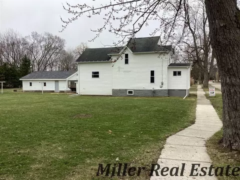 Exterior - 224 N Catherine, Ithaca, MI 48847 photo 3 of 10