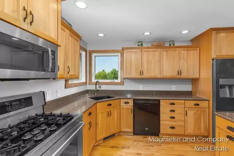 Kitchen - 1507 146th, Dorr, MI 49323 photo 1 of 4