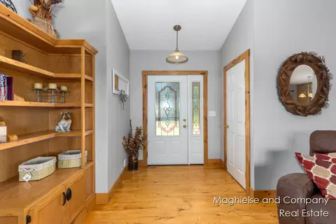 Entry Way - 1507 146th, Dorr, MI 49323 photo 1 of 2