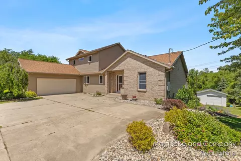 1507 146th, Dorr, MI 49323