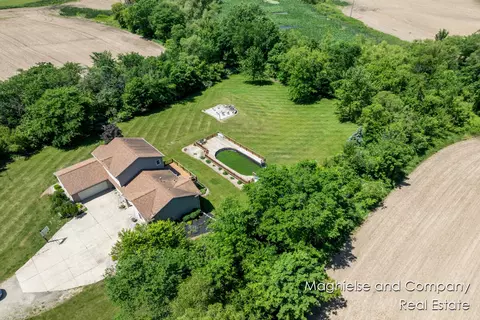 View/Area - 1507 146th, Dorr, MI 49323 photo 2 of 10