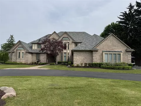 1265 Water Clf, Bloomfield Hills, MI 48302