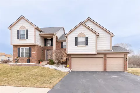 42724 Winding Pond, Belleville, MI 48111
