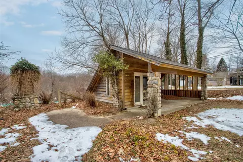 77 W South, Douglas, MI 49406