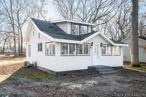 62 S Kensington, Muskegon, MI 49442