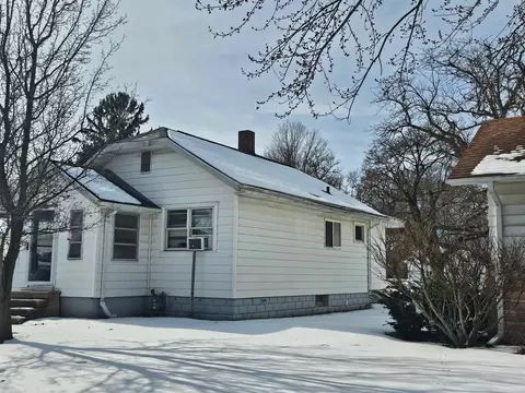 Exterior - 314 Sylvan, Buchanan, MI 49107 photo 2 of 7