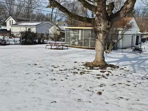 Exterior - 314 Sylvan, Buchanan, MI 49107 photo 5 of 7