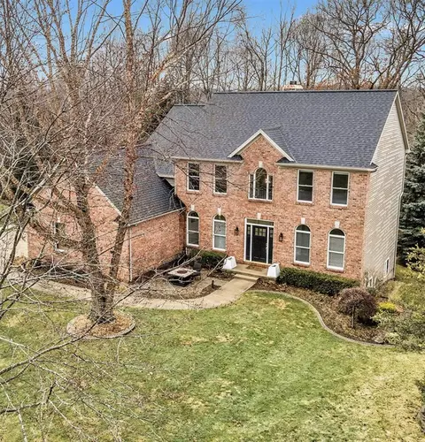 6349 Redington, Ada, MI 49301