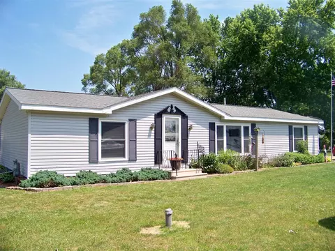 34334 Mill Lk, Gobles, MI 49055
