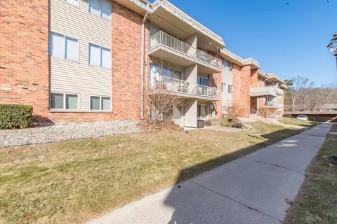 742 W Kilgore #101, Kalamazoo, MI 49008