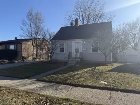 18996 Washtenaw, Harper Woods, MI 48225