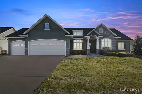 6684 Pleasant Hl, Byron Center, MI 49315