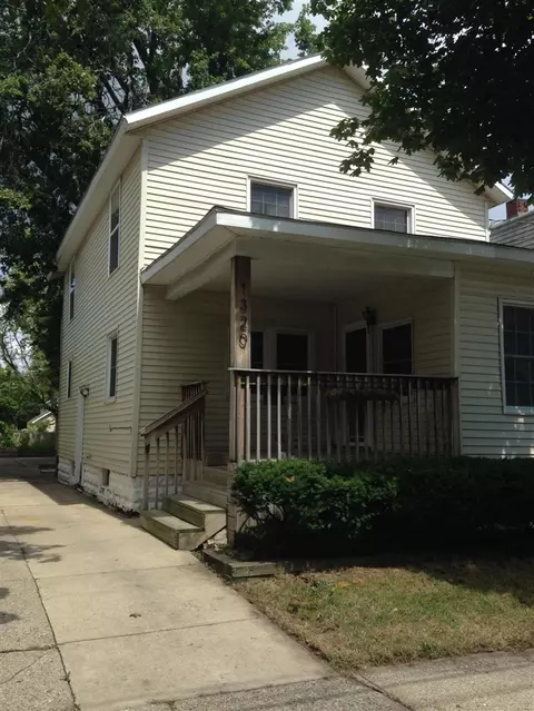 1320 W Hillsdale, Lansing, MI 48915