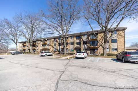 2433 Byron Ctr #206, Wyoming, MI 49519