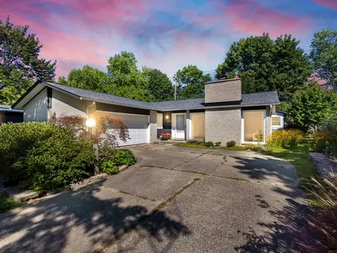 2514 Esch, Ann Arbor, MI 48104