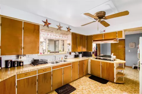 Kitchen - 150 E Maple, Muir, MI 48860 photo 2 of 2
