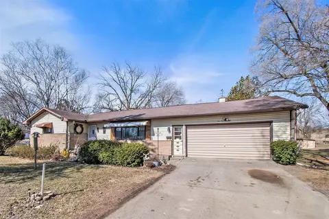 Exterior - 150 E Maple, Muir, MI 48860 photo 3 of 9