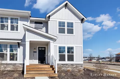 6686 S S Sq #43, Rockford, MI 49341