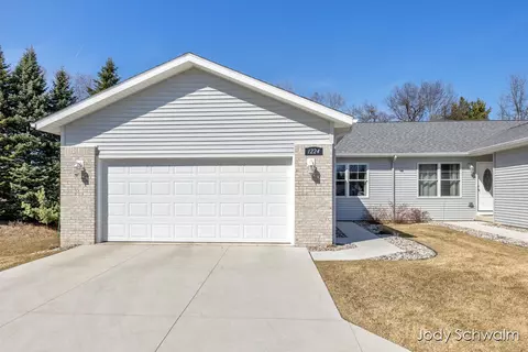 1224 Silver Rdg, Greenville, MI 48838