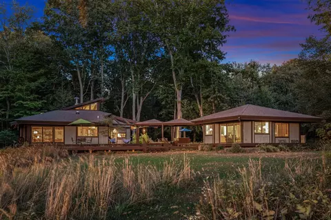 76823 14th, South Haven, MI 49090