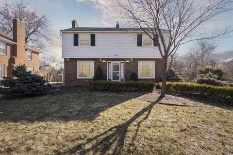 1330 Woodcliff, Grand Rapids, MI 49506
