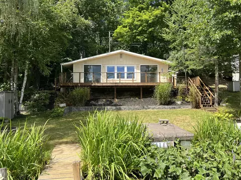 10194 NE Deaner Lk, Riverdale, MI 48877