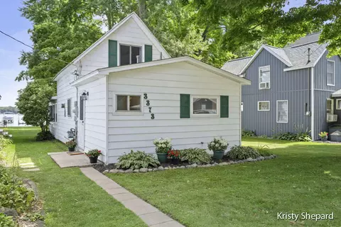 3373 Sandy Bch, Wayland, MI 49348