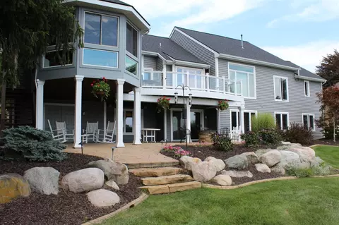 6518 Gran Via, Rockford, MI 49341