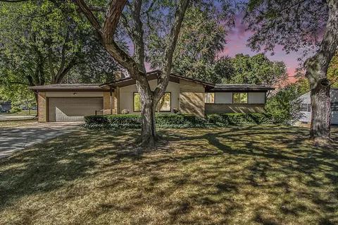 5349 Newcastle, Kentwood, MI 49508