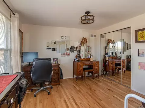Bedroom - 18859 Valleyview, Riverview, MI 48193 photo 2 of 5