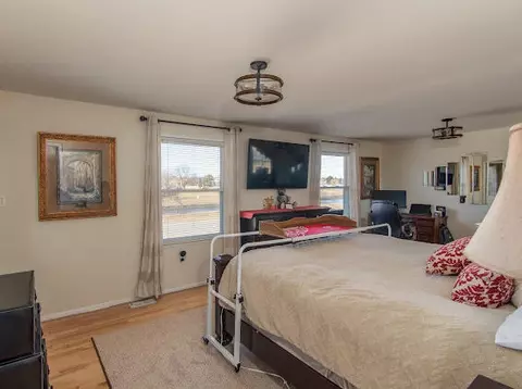 Bedroom - 18859 Valleyview, Riverview, MI 48193 photo 5 of 5