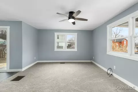 Living - 310 E Adams, Ionia, MI 48846 photo 2 of 4