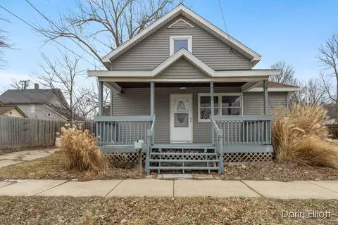 310 E Adams, Ionia, MI 48846