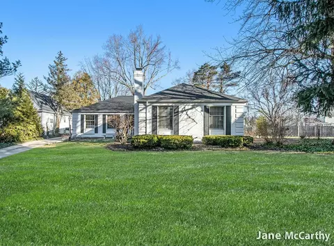 210 Lakewood, East Grand Rapids, MI 49506