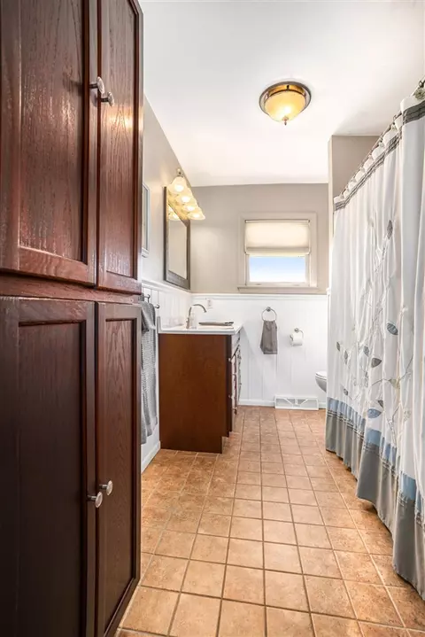 Bath - 13745 Cornell, Concord, MI 49237 photo 1 of 2