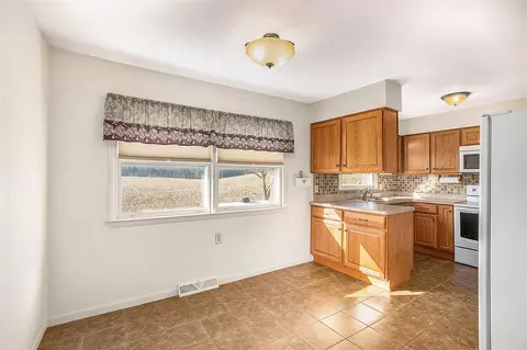 Kitchen - 13745 Cornell, Concord, MI 49237 photo 3 of 3