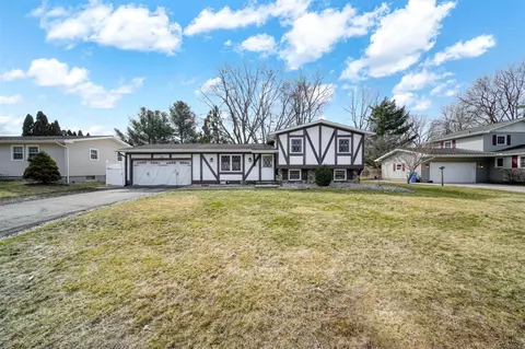 3857 Deerfield, Jackson, MI 49203