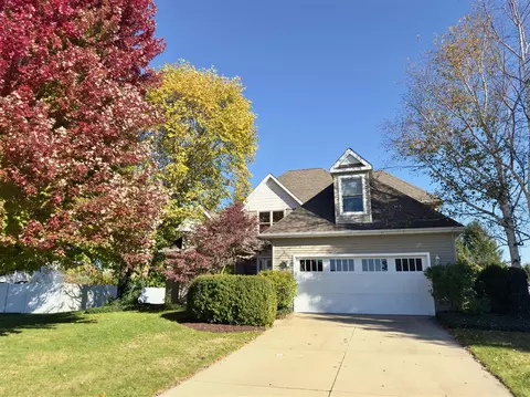5817 Wyndstone, Stevensville, MI 49127