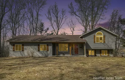 6569 White Pne, Greenville, MI 48838